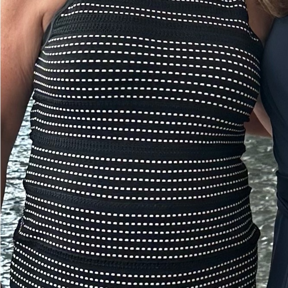 White House Black Market Black and White Dotted Tank Top - Picture 7 of 7